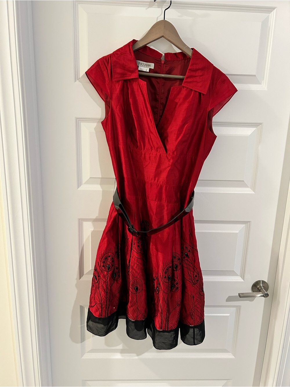 Kay Unger Embroidered Beaded Dress with Belt Red Black Size 8
